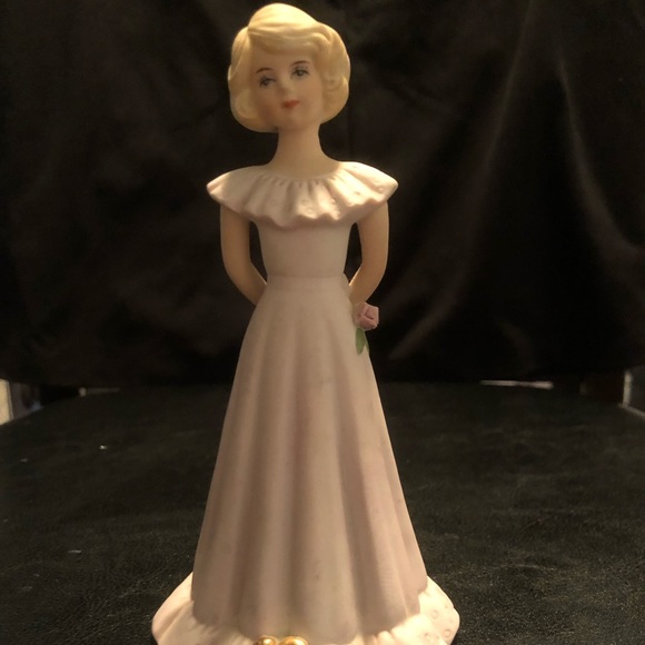 Vintage Age 13 Enesco Growing Up Girls - Blonde figurines - Picture 1 of 10